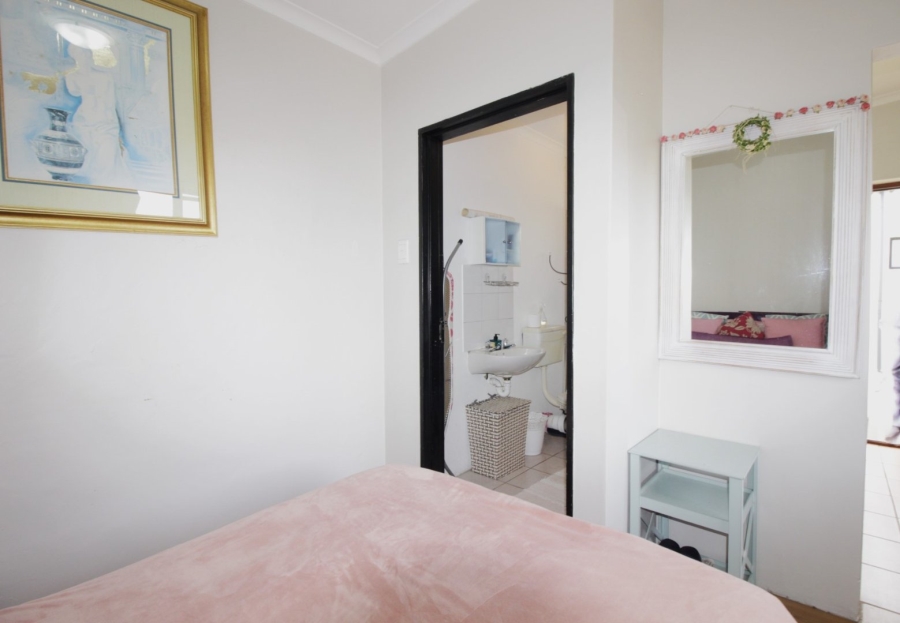 5 Bedroom Property for Sale in Humerail Eastern Cape
